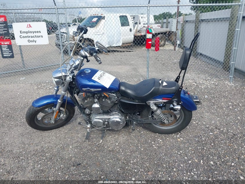 2016 Harley-Davidson Xl1200 C VIN: 1HD1CT318GC447345 Lot: 45452403