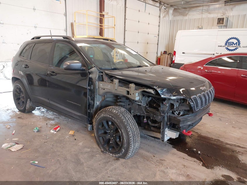 2019 JEEP CHEROKEE auction photo 1