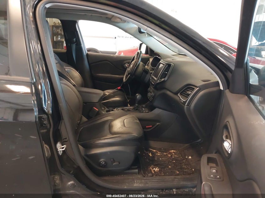 2019 JEEP CHEROKEE auction photo 5