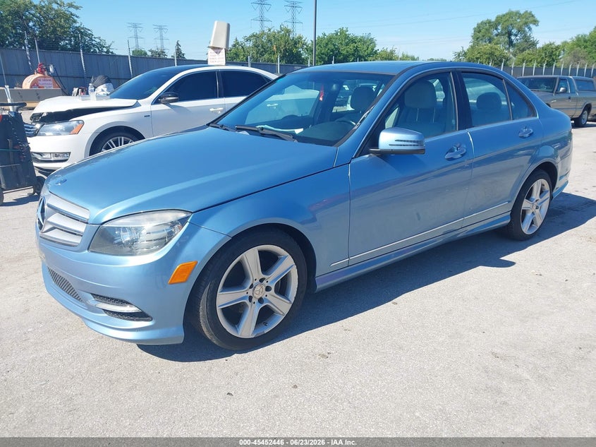 2011 Mercedes-Benz C 300 Luxury 4matic/Sport 4matic WDDGF8BB3BR173638 photo 1
