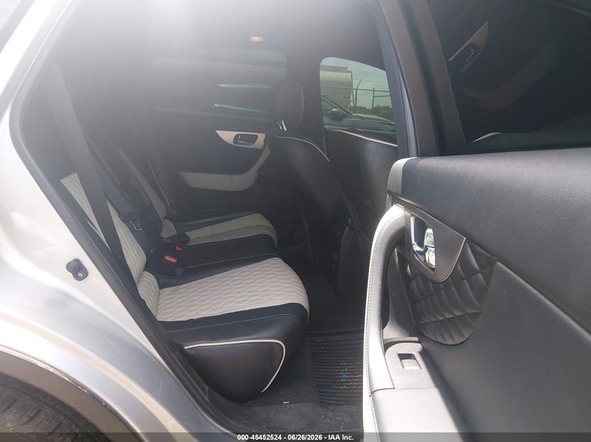 2017 INFINITI QX70 auction photo 8