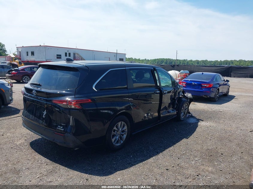 2022 TOYOTA SIENNA auction photo 4