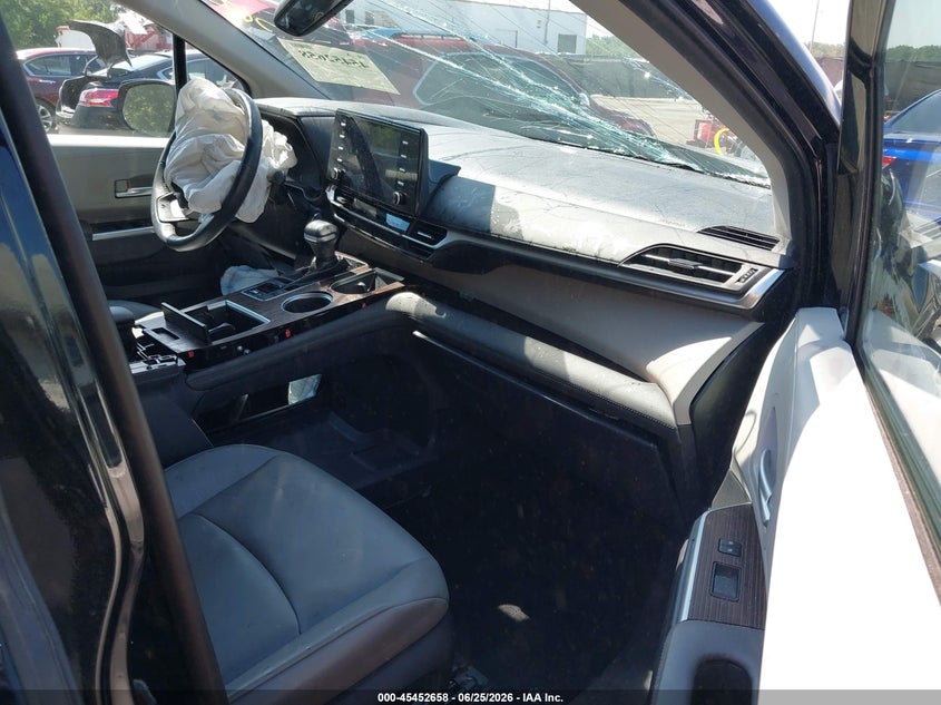2022 TOYOTA SIENNA auction photo 5