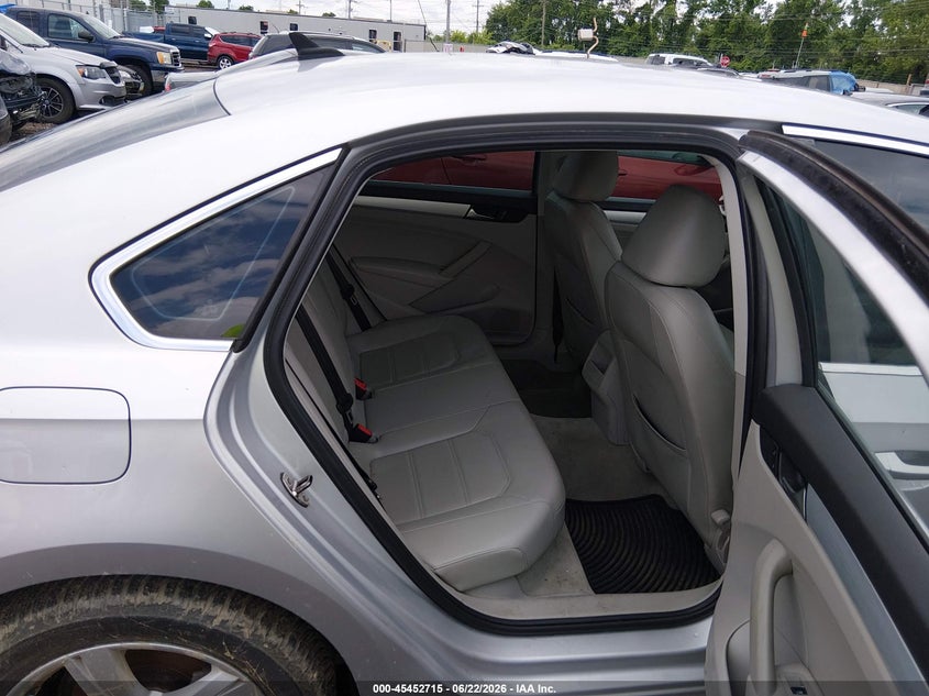 2012 VOLKSWAGEN PASSAT auction photo 8