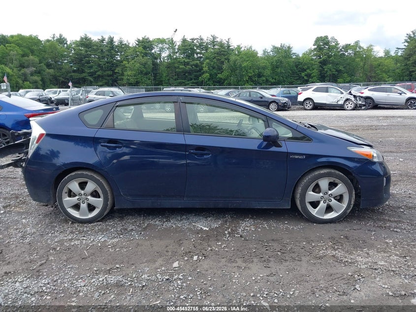 TOYOTA PRIUS - zdjęcie 13