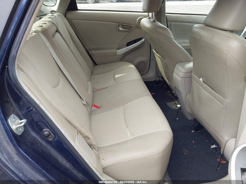 TOYOTA PRIUS - zdjęcie 8