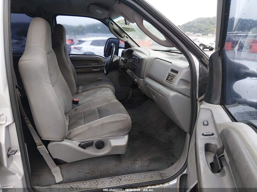 2004 FORD F-250 auction photo 5