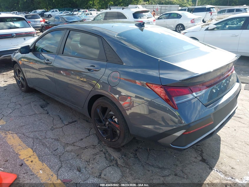 2026 HYUNDAI ELANTRA auction photo 3