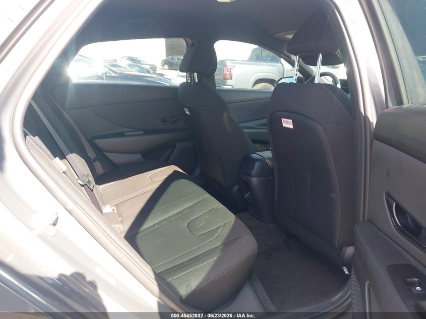2026 HYUNDAI ELANTRA auction photo 8