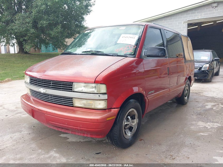 1998 Chevrolet Astro Passenger, Normal Wear & Tear, IAAI, VIN 1GNDM19W8WB153622 — photo 2