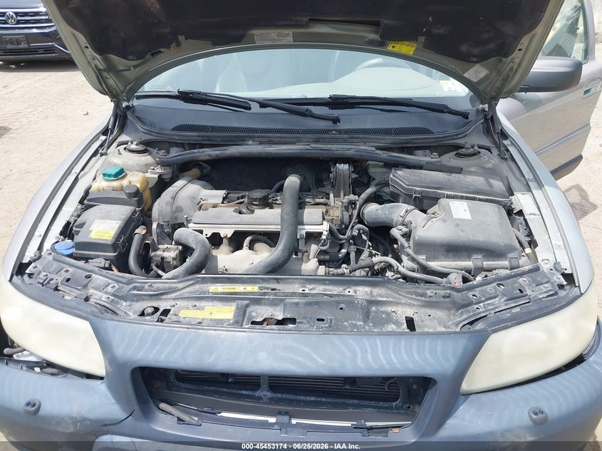2005 Volvo Xc70 2.5T A Awd/2.5T A Awd Sr VIN: YV1SZ592551179499 Lot: 45453174