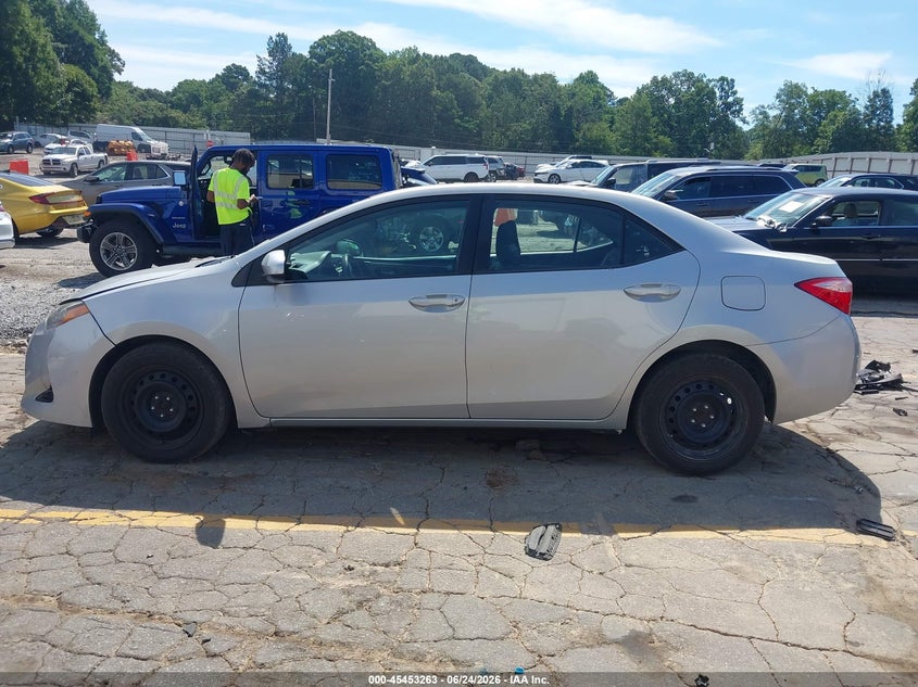 TOYOTA COROLLA - zdjęcie 14