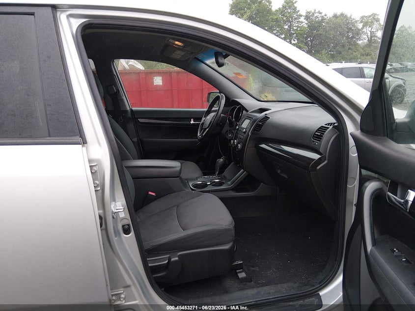 2013 KIA SORENTO auction photo 5