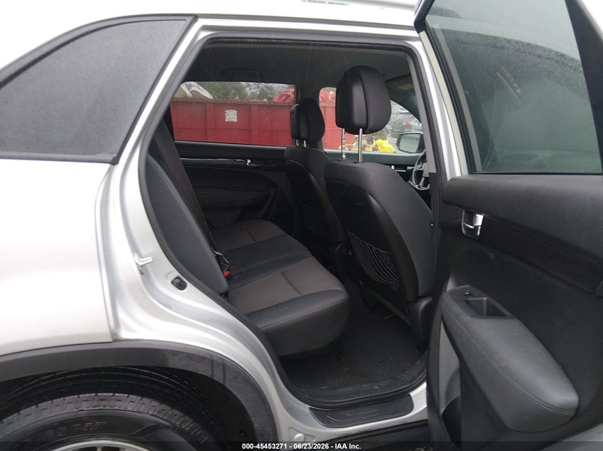 2013 KIA SORENTO auction photo 8