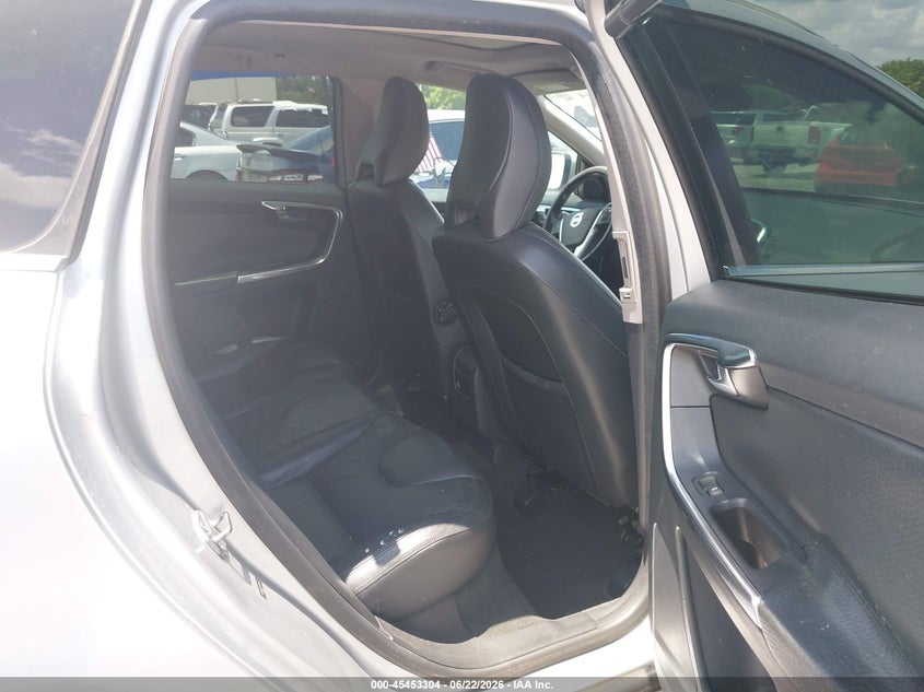 2014 Volvo Xc60 T6 R-Design Premier Plus VIN: YV4902DZ4E2516186 Lot: 45453304