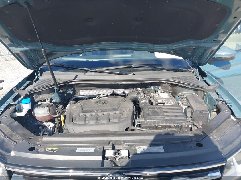 2019 VOLKSWAGEN TIGUAN 2.0T S — Photo 10