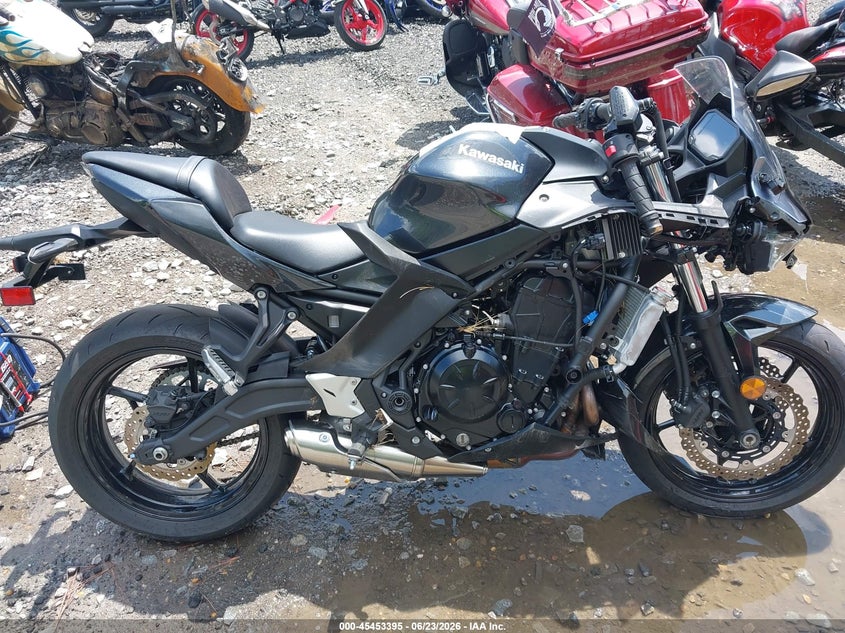 2026 Kawasaki Ex650 R VIN: ML5EXER19TDAG8135 Lot: 45453395