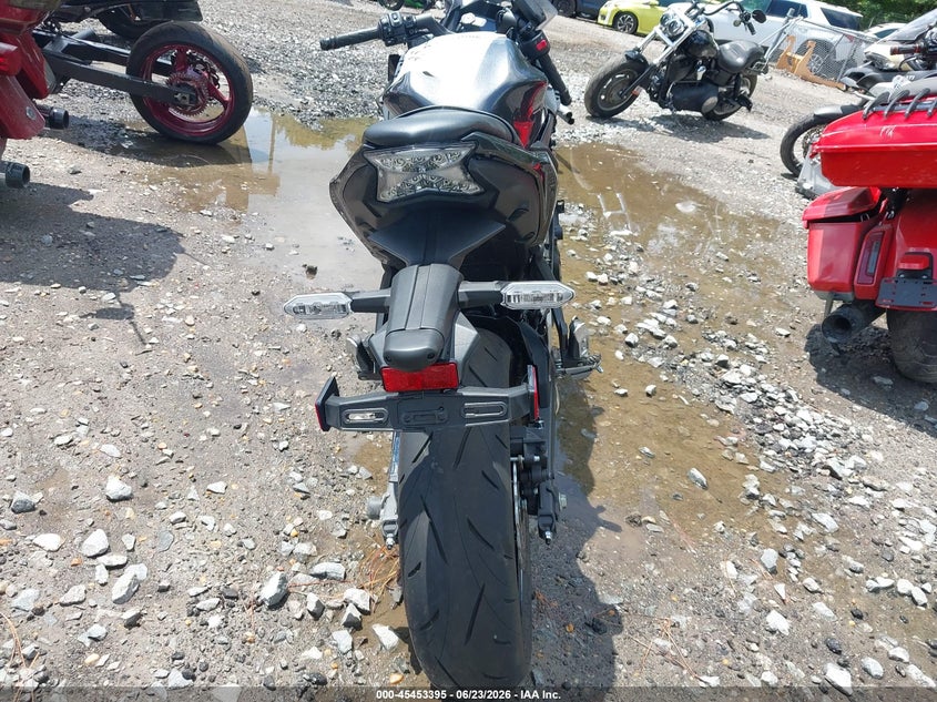 2026 Kawasaki Ex650 R VIN: ML5EXER19TDAG8135 Lot: 45453395