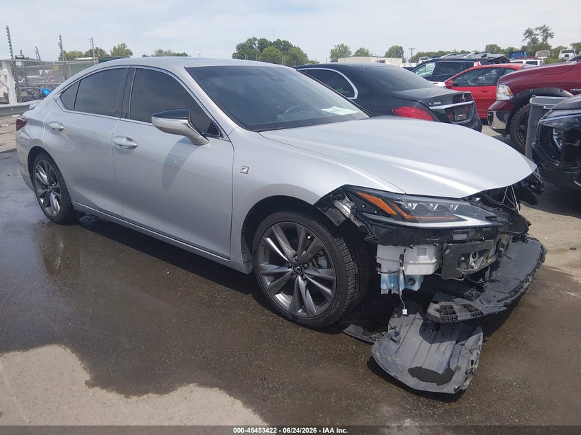 2019 Lexus ES — 2026-07-31