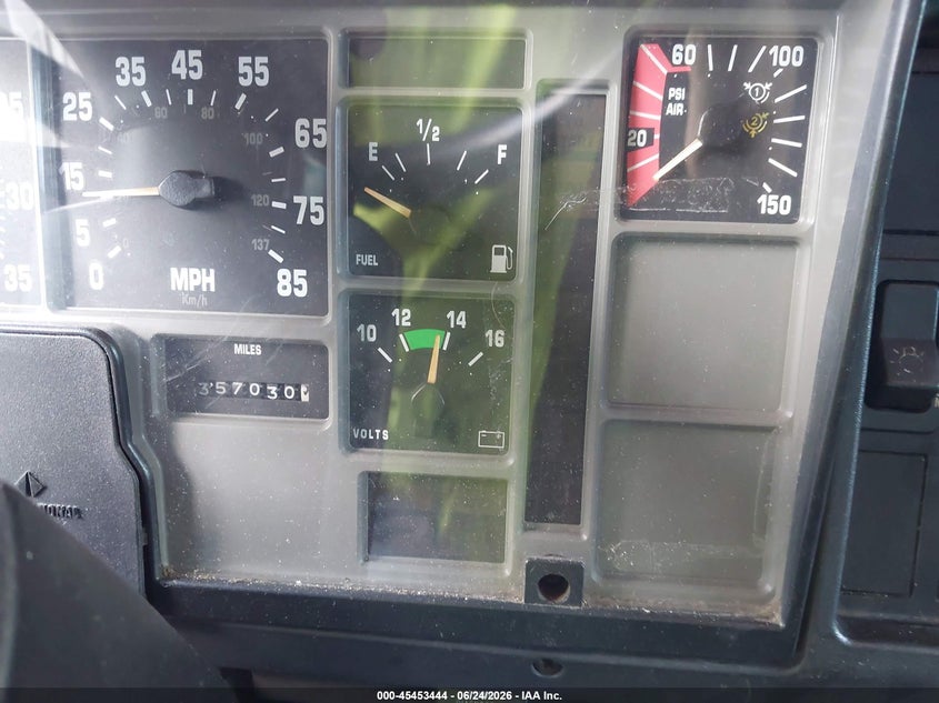 1999 INTERNATIONAL 4000 auction photo 5