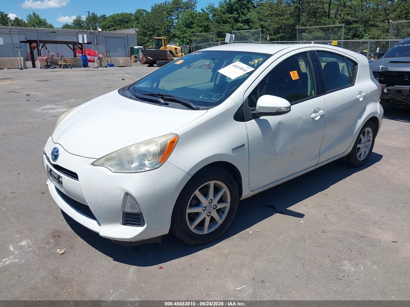 2012 Toyota Prius c, Біо/хімія, IAAI, VIN JTDKDTB30C1526018 — фото 2