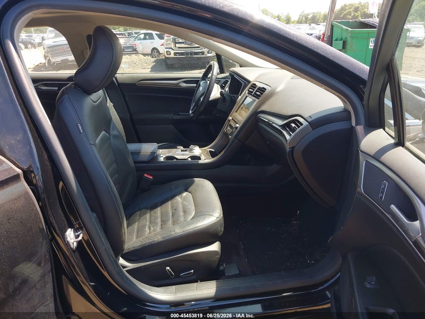 2017 FORD FUSION ENERGI auction photo 5