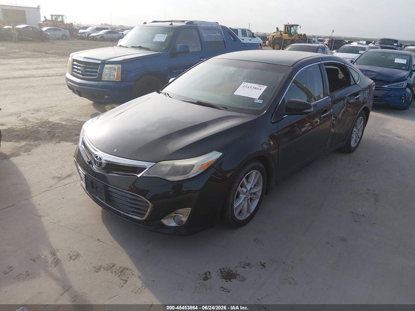 2015 TOYOTA AVALON auction photo 2