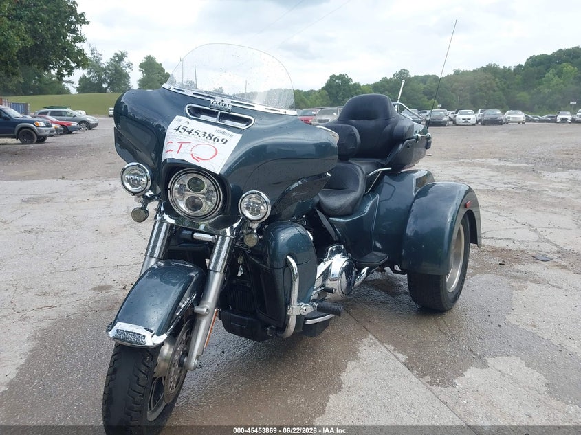 2020 HARLEY-DAVIDSON FLHTCUTG auction photo 2