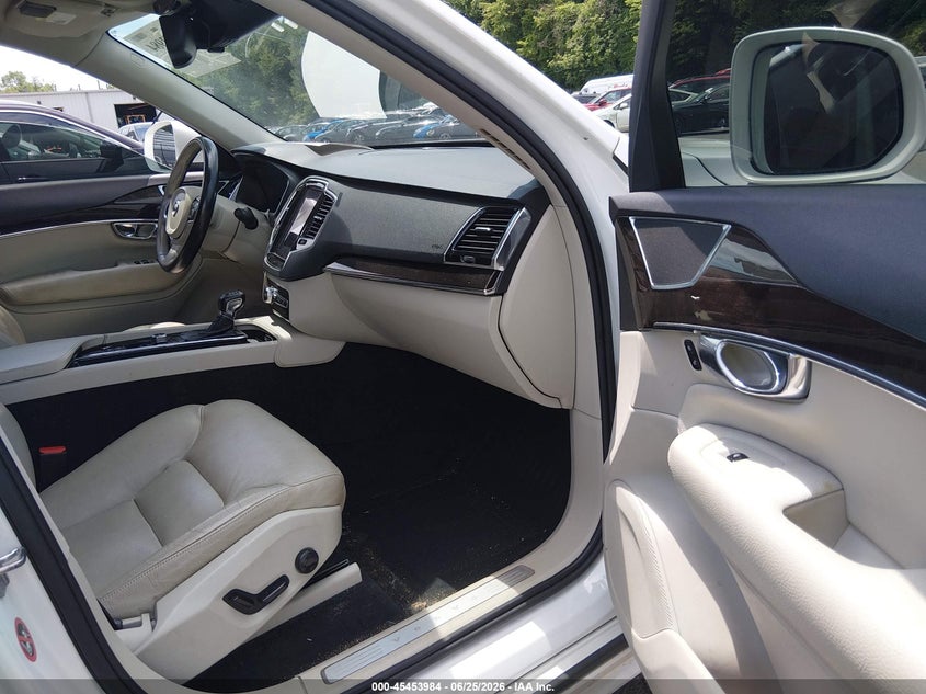 2016 VOLVO XC90 auction photo 5