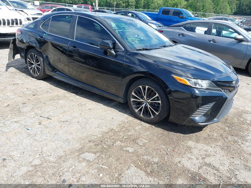 2018 TOYOTA CAMRY SE