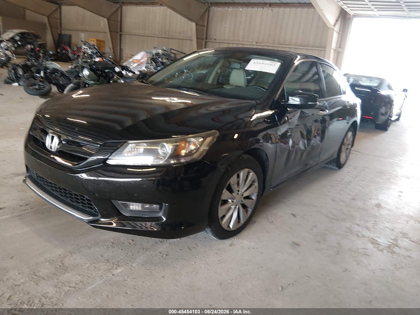2015 Honda Accord, Left Side, IAAI, VIN 1HGCR3F88FA006943 — photo 2