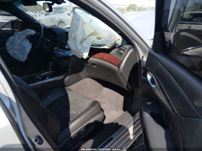 2015 INFINITI Q70 auction photo 5
