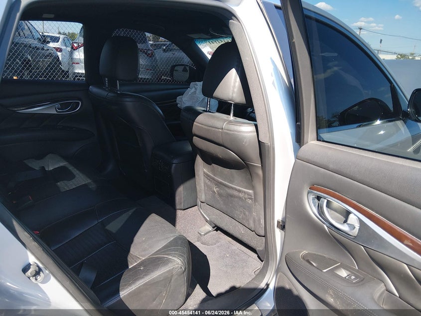 2015 INFINITI Q70 auction photo 8