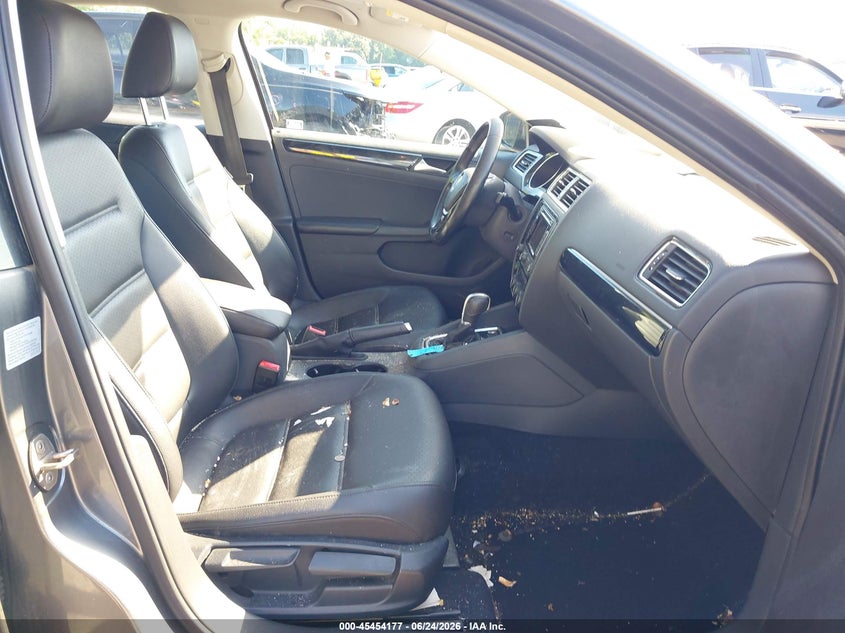 2015 VOLKSWAGEN JETTA auction photo 5