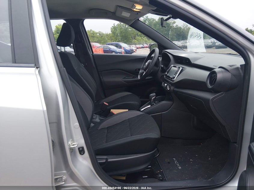 2020 NISSAN KICKS auction photo 5