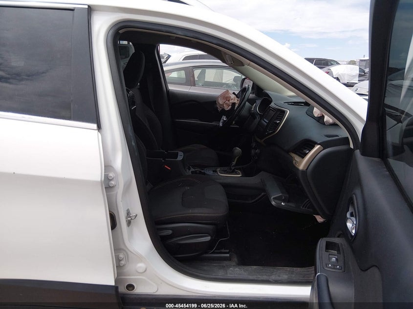 2016 JEEP CHEROKEE auction photo 5