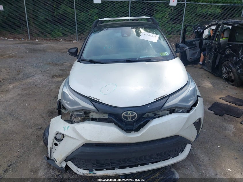 TOYOTA C-HR - zdjęcie 12