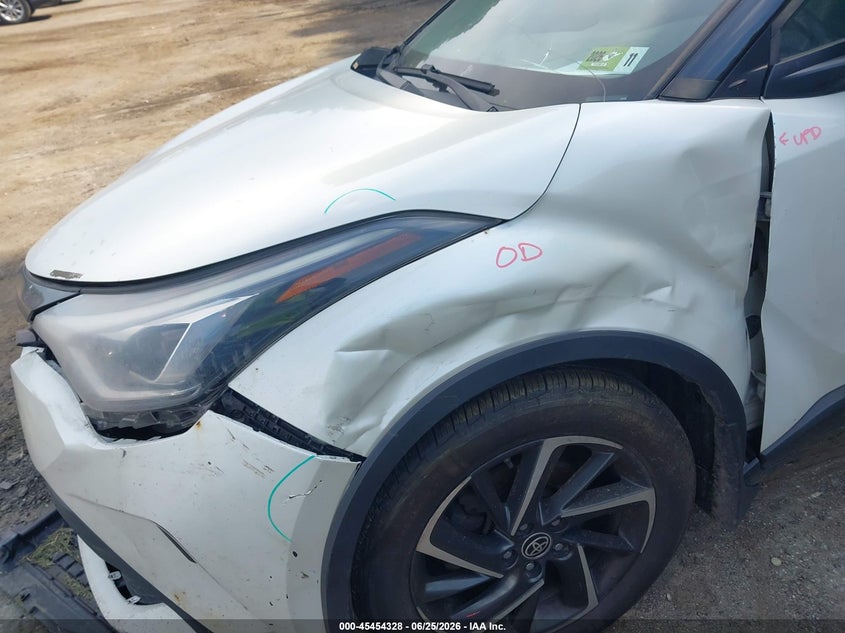 TOYOTA C-HR - zdjęcie 18