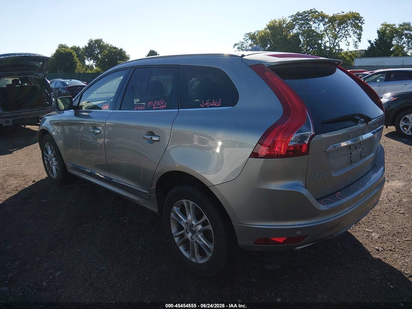 2016 VOLVO XC60 auction photo 3