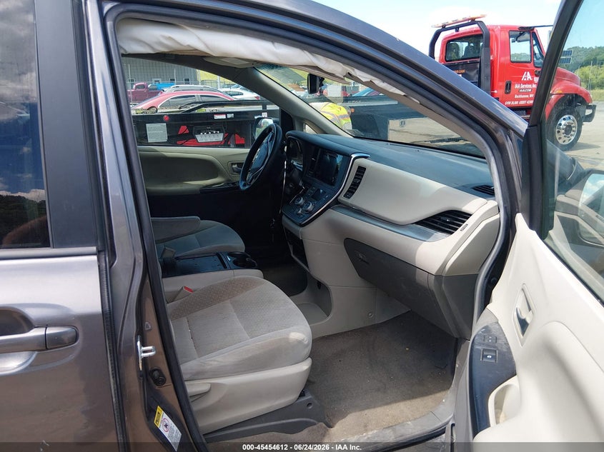 2017 TOYOTA SIENNA VAN 3.5L V-6 DI, DOHC, VVT, 296HP