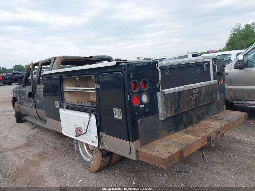 2002 FORD F-350 auction photo 3