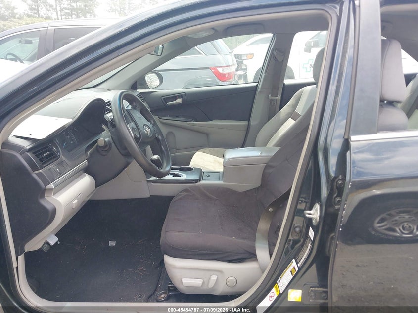 2013 TOYOTA CAMRY auction photo 5
