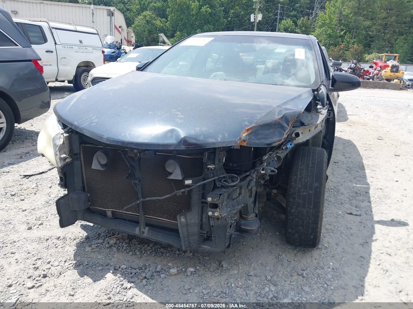 2013 TOYOTA CAMRY auction photo 6