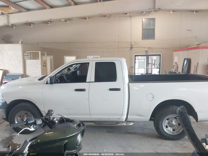RAM 1500 CLASSIC 2019 VIN 1C6RR6FG1KS642844