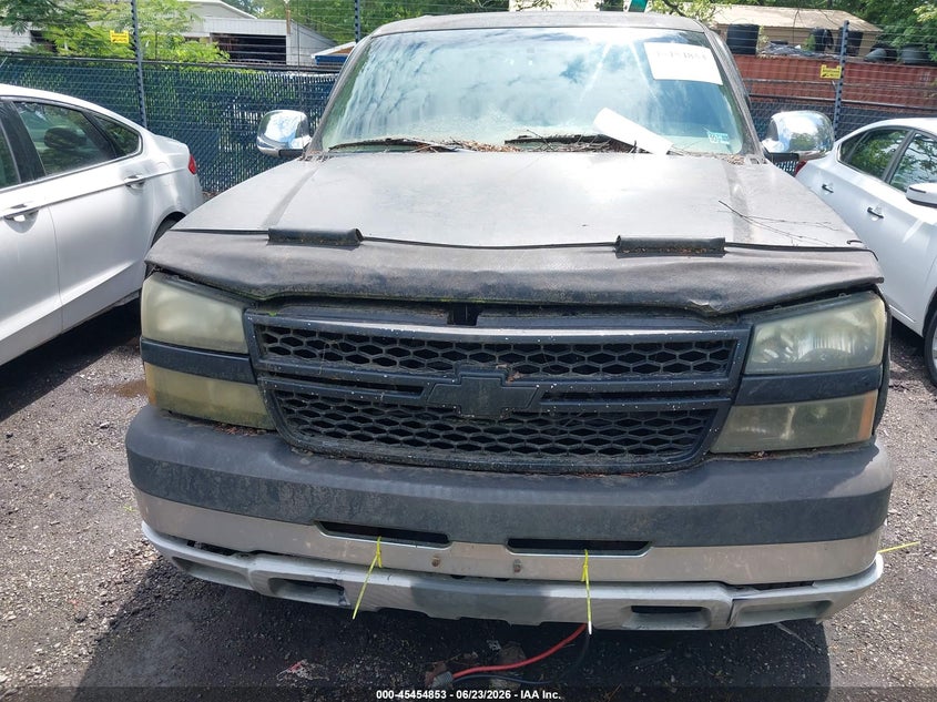 2004 CHEVROLET SILVERADO TRUCK 8.1L V-8 330HP