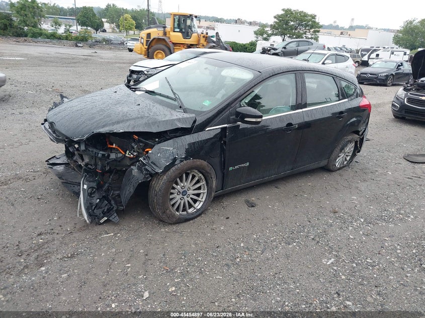 Vin: 1fadp3r46hl316328, lot: 45953010, ford focus electric 20172