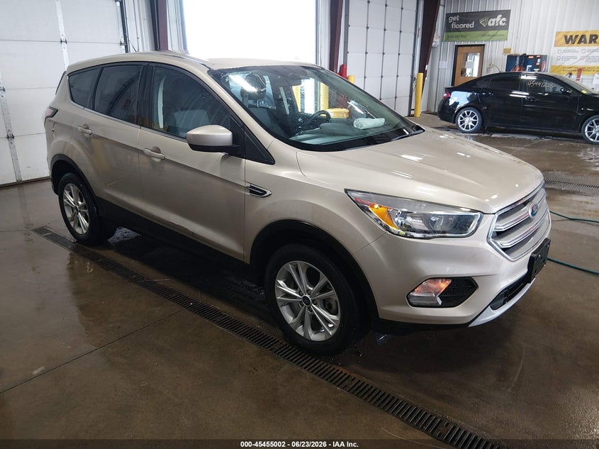 Vin: 1fmcu9gd1hue18503, lot: 45953115, ford escape se 2017 img_1