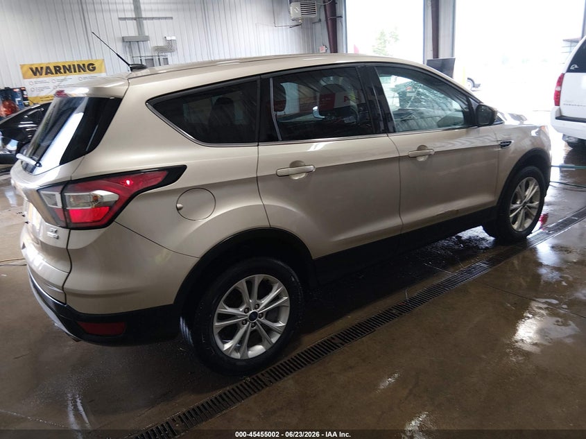 Vin: 1fmcu9gd1hue18503, lot: 45953115, ford escape se 20174