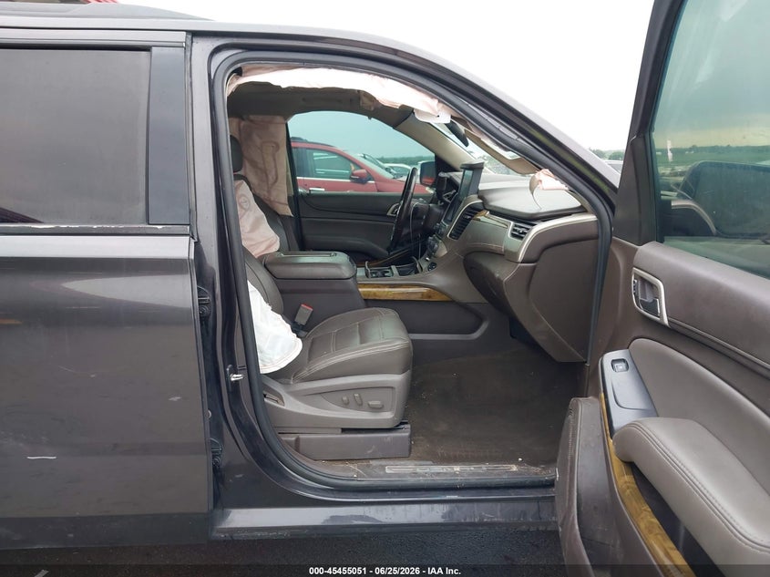 2017 GMC YUKON XL auction photo 5