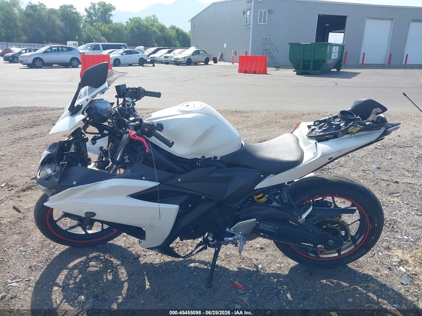 2017 Yamaha Yzfr3 A VIN: MH3RH15Y7HK002852 Lot: 45455098